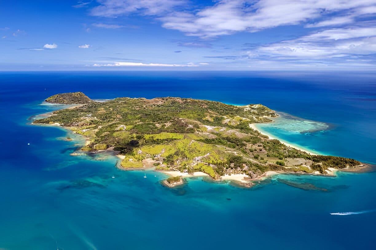 Coastline of Nosy Sakatia excursion area